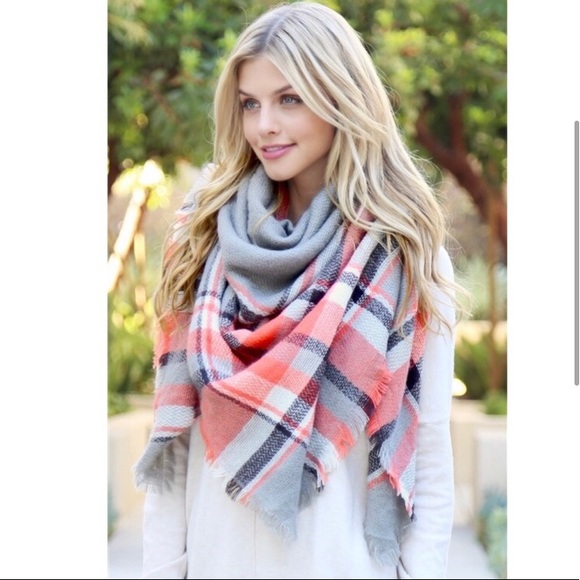 LAST ONE: Women’s lightweight cute trendy fall plaid blanket fringe wrap scarf - Picture 2 of 4